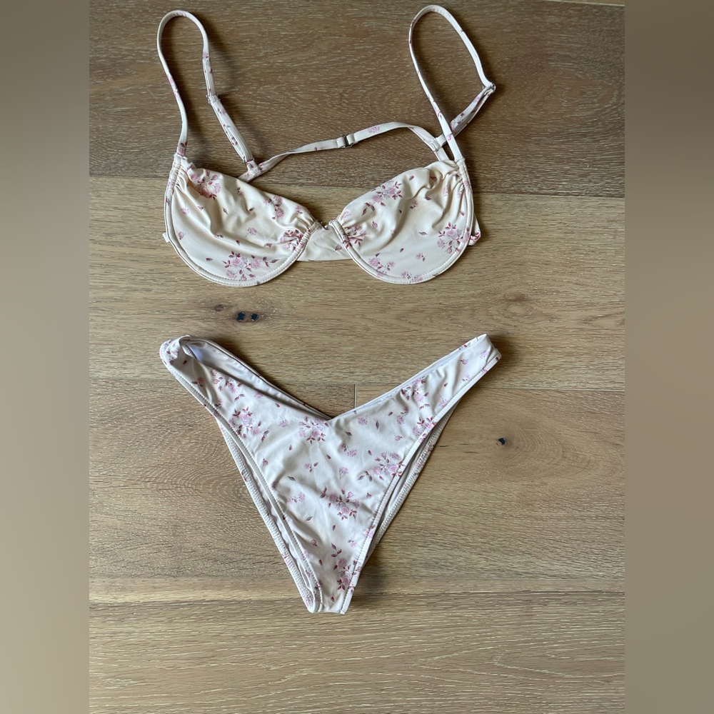 Frankie’s bikini set